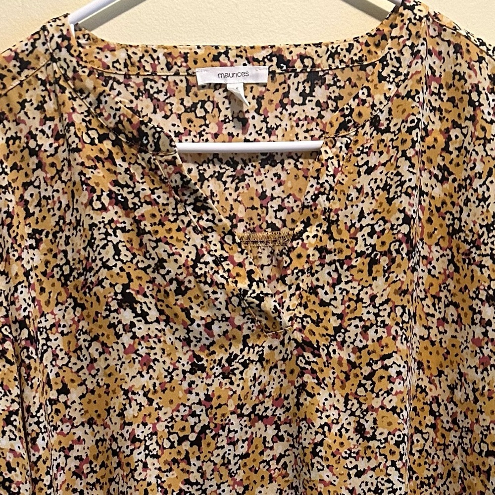 MAURICES Size LARGE Floral Top - Multicolored Roll-tab Sleeved Blouse - Picture 3 of 6